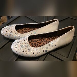 Steve Madden Cream Embellished Flats Sz, 3, 4, 5, NWT